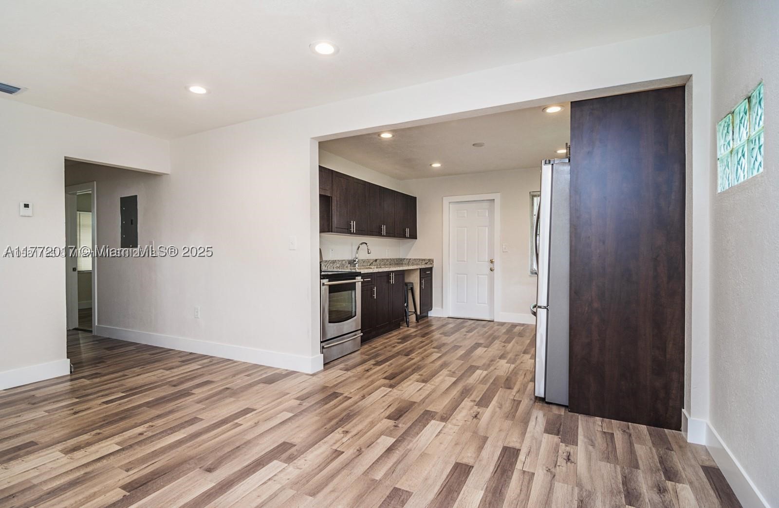 2542 Fillmore St — photo