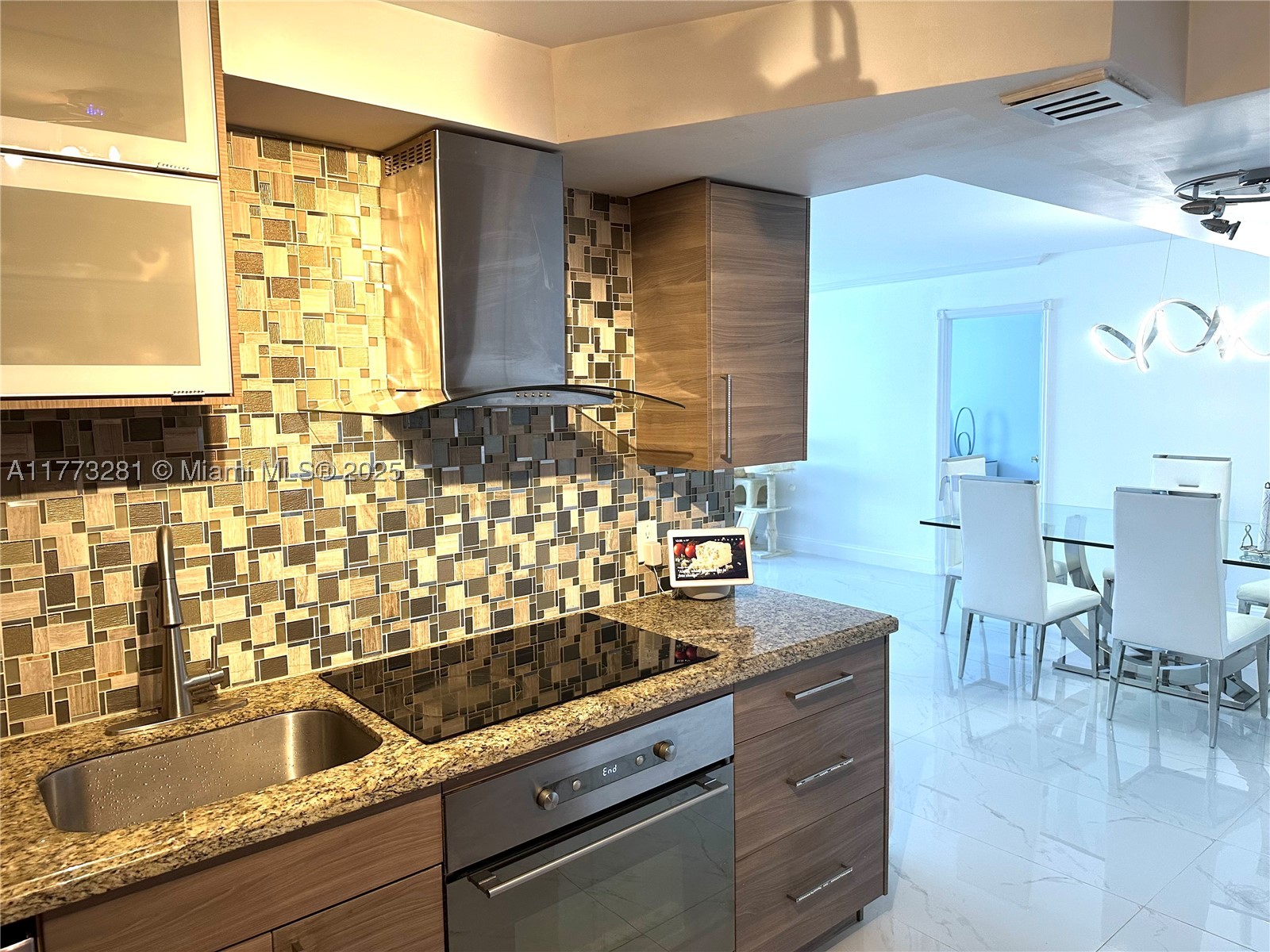 427 Golden Isles Dr 5G — photo