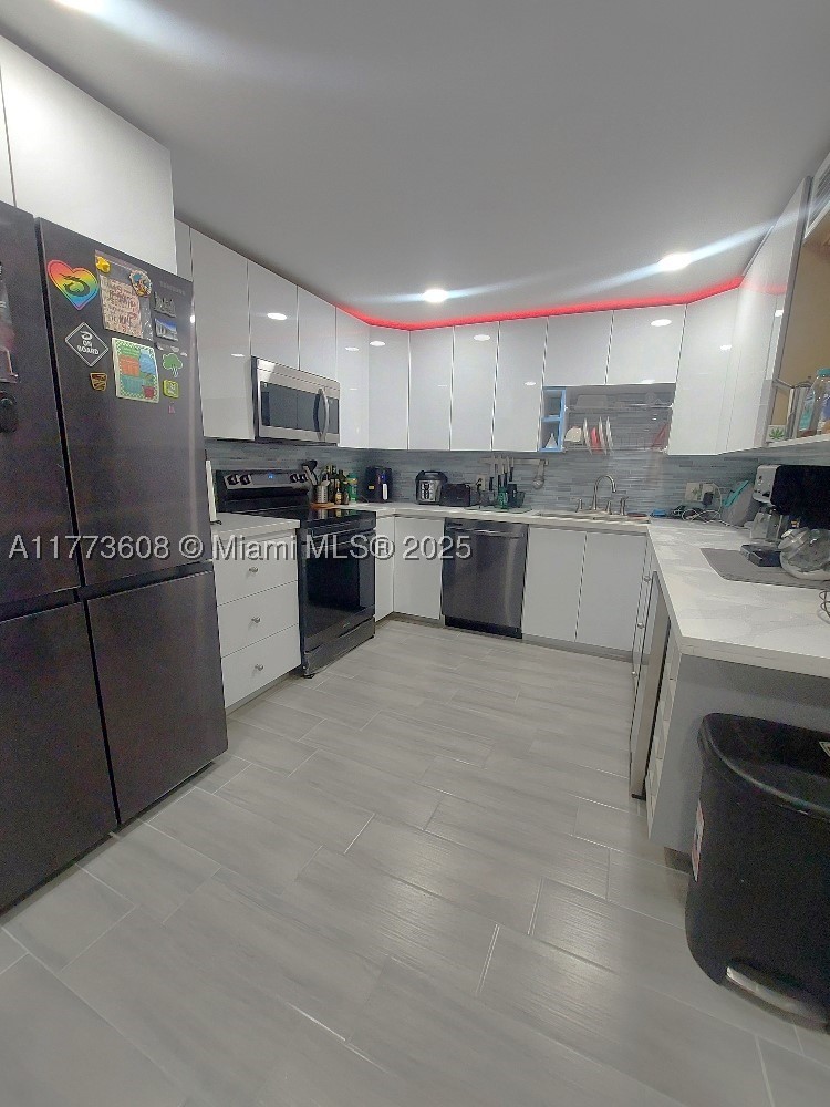 16300 Golf Club Rd Apt 317 — photo
