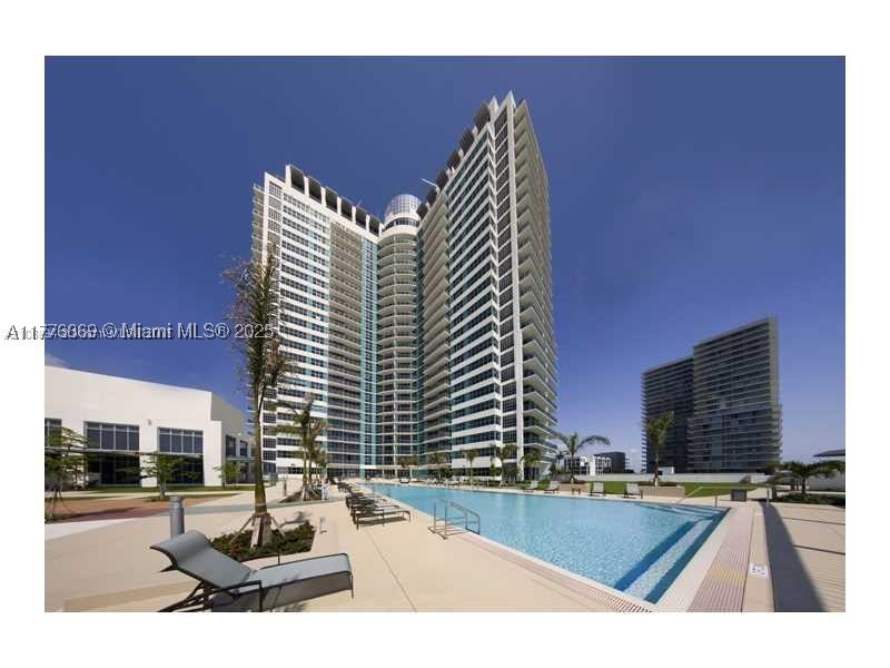 3301 NE 1 Av H2904 — photo
