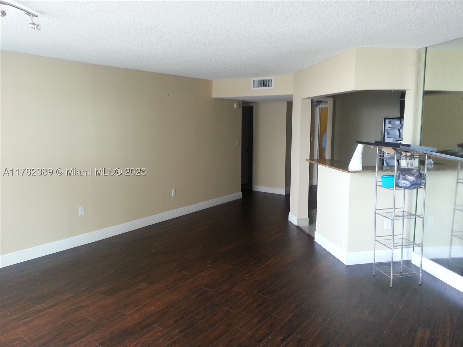 2750 NE 183rd St 2607 — photo