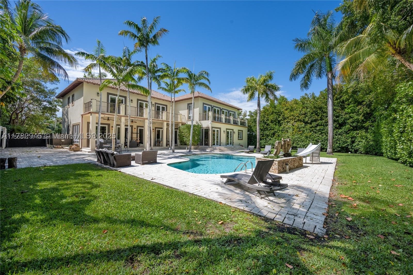 31 Island Dr — photo