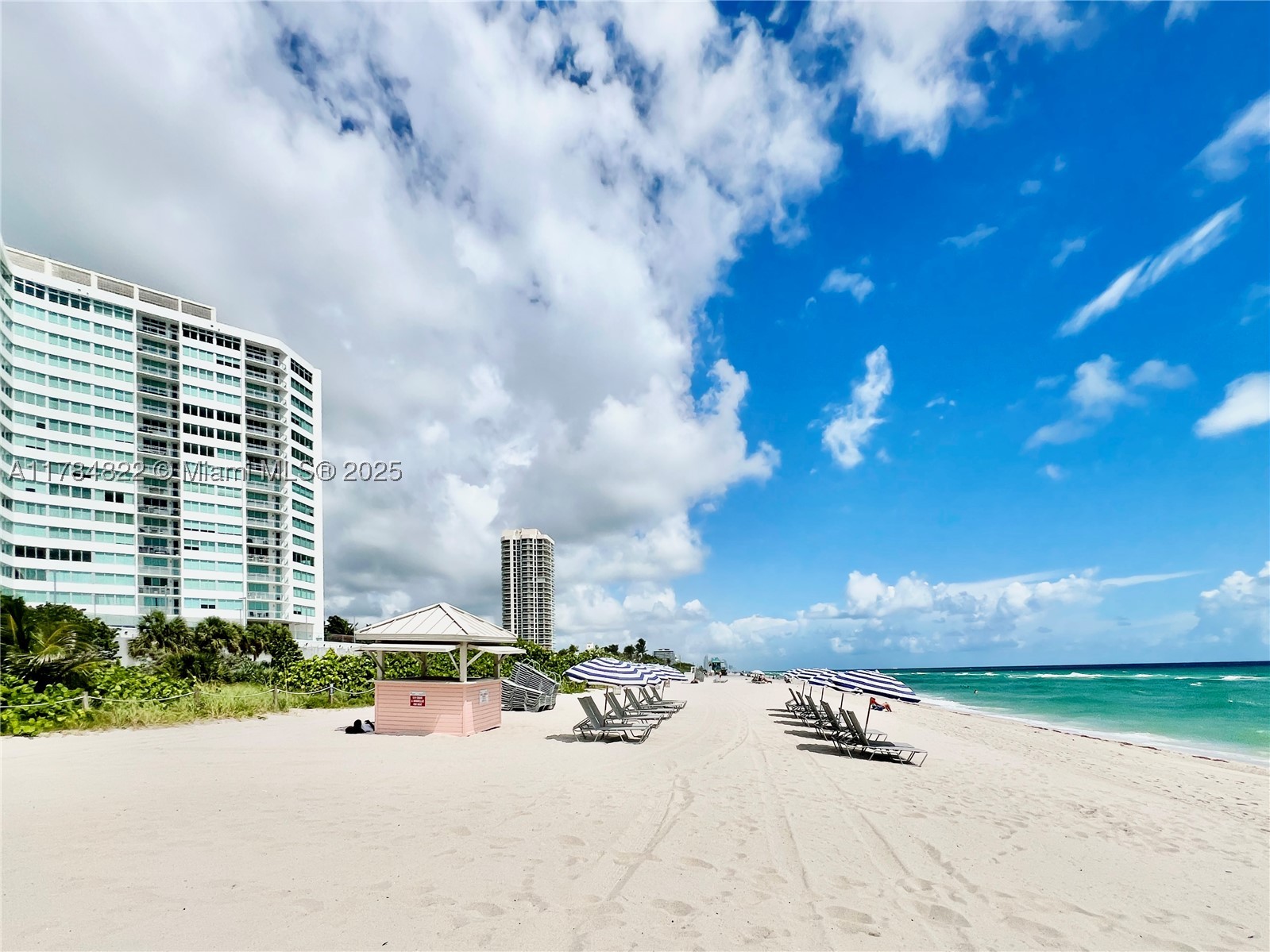 7135 Collins Ave 621 — photo
