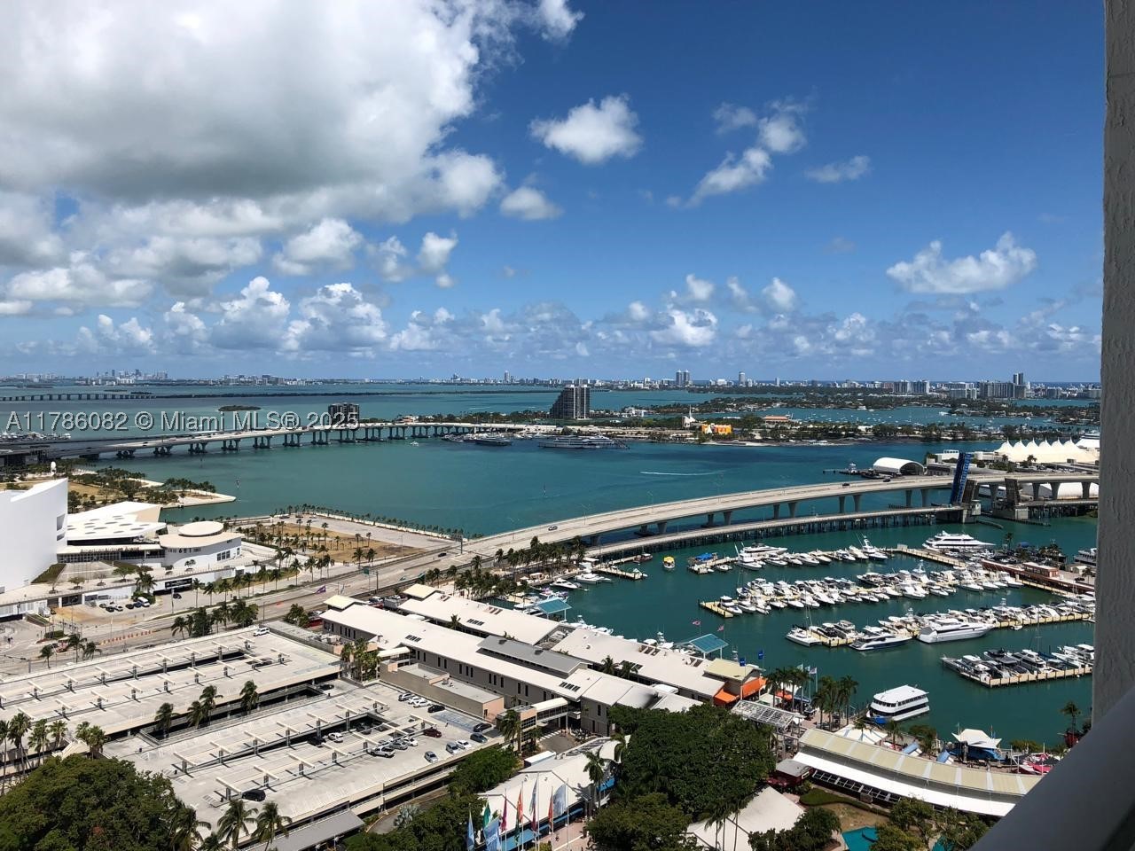 244 Biscayne Blvd 3004 — photo