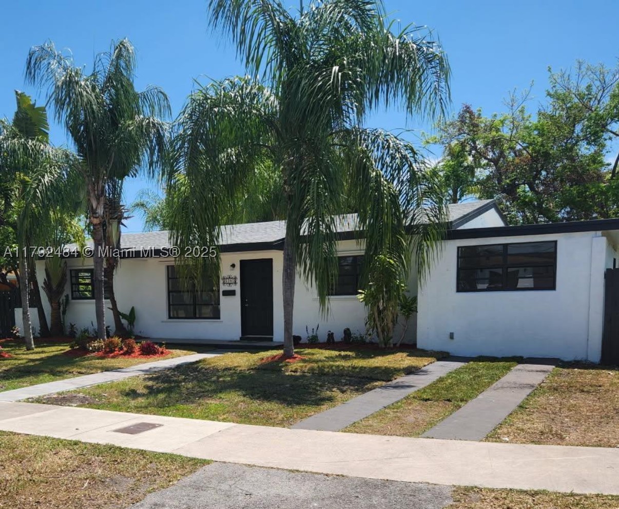9340 Martinique Dr — photo