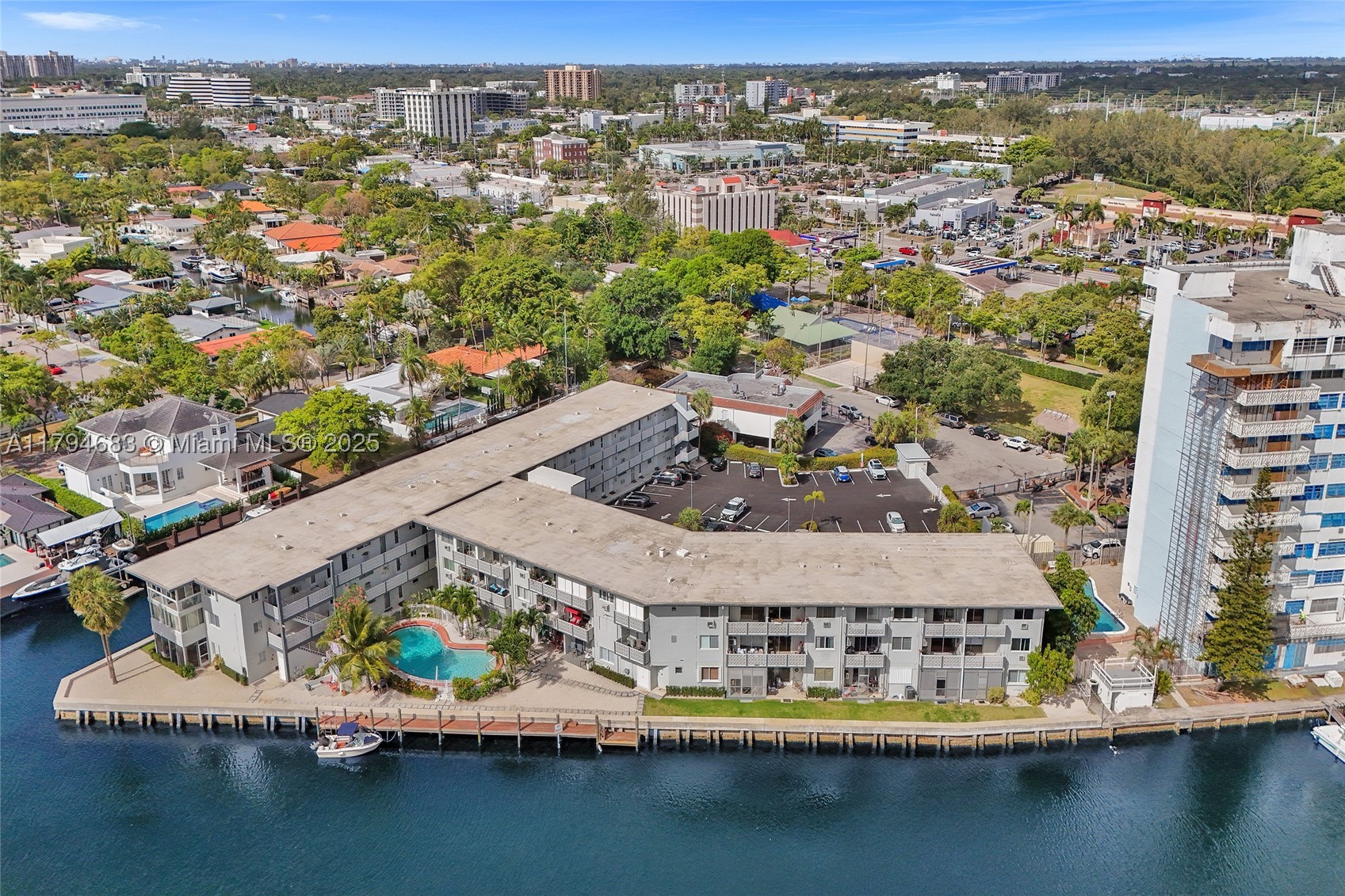 13105 Ixora Ct 319 — photo