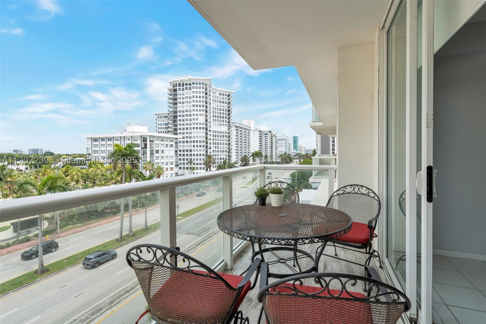 5601 Collins Ave 615 — photo