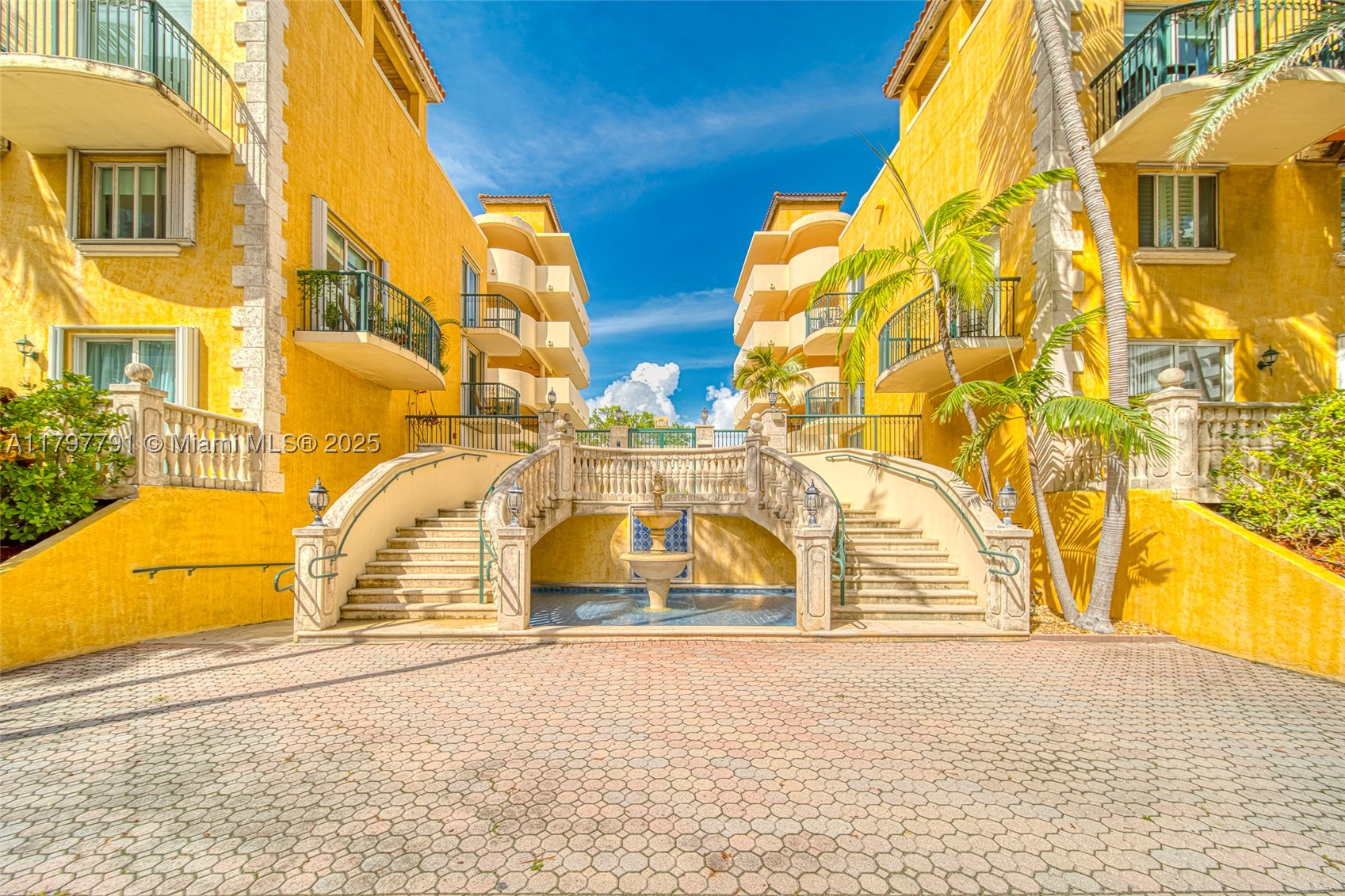 8888 Collins Ave 201 — photo