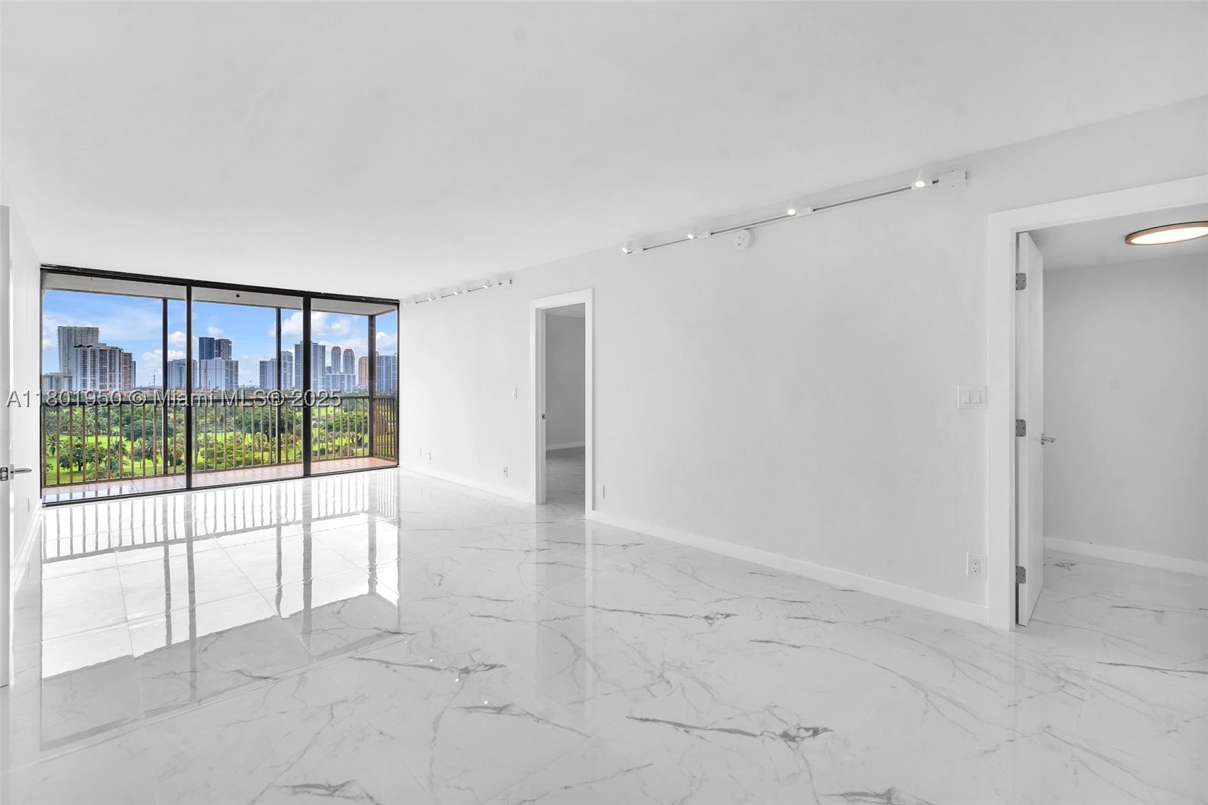 20335 W Country Club Dr 1108 — photo