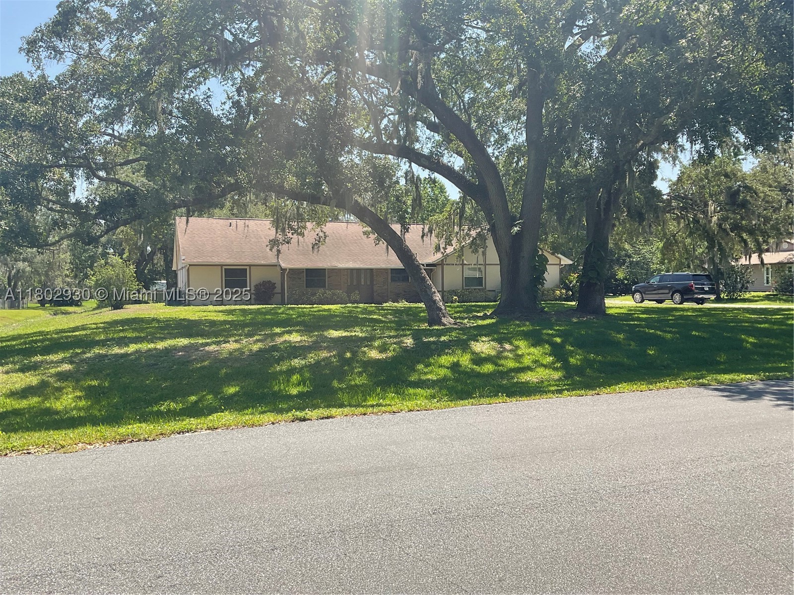 1725 Tanglewood Dr — photo