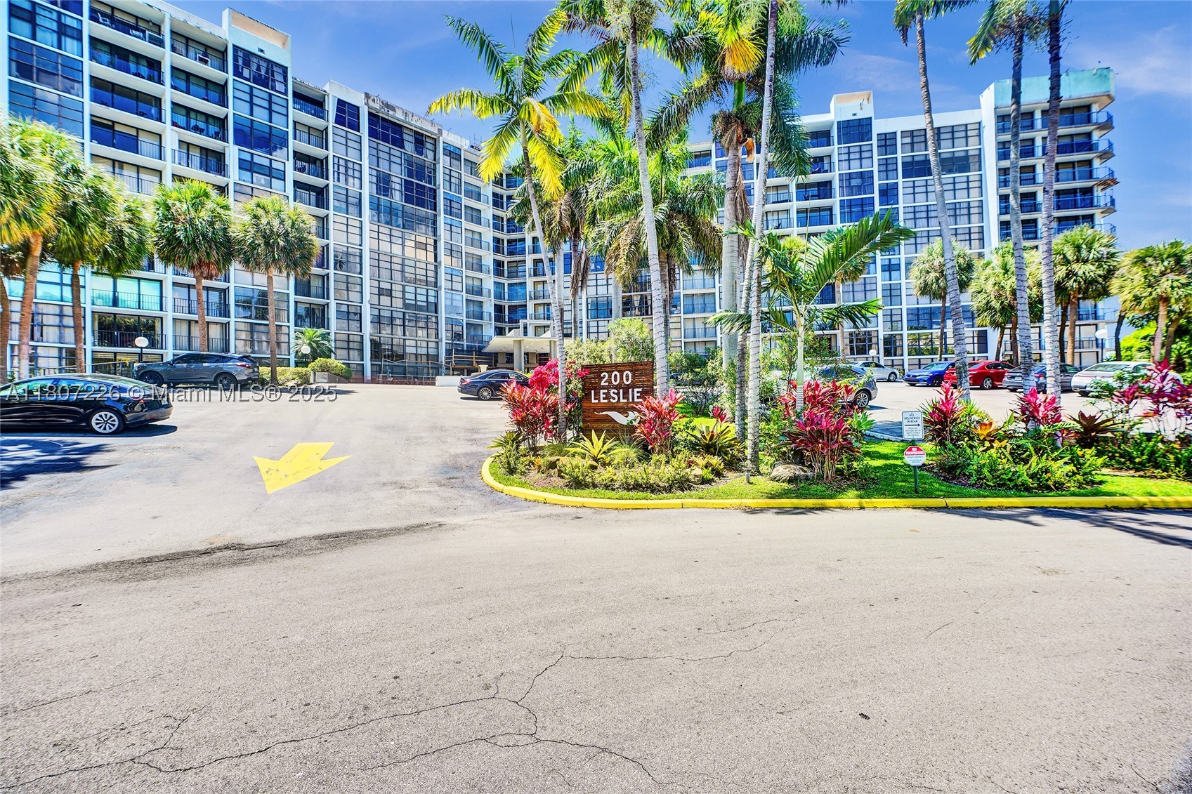 200 Leslie Dr 1031 — photo