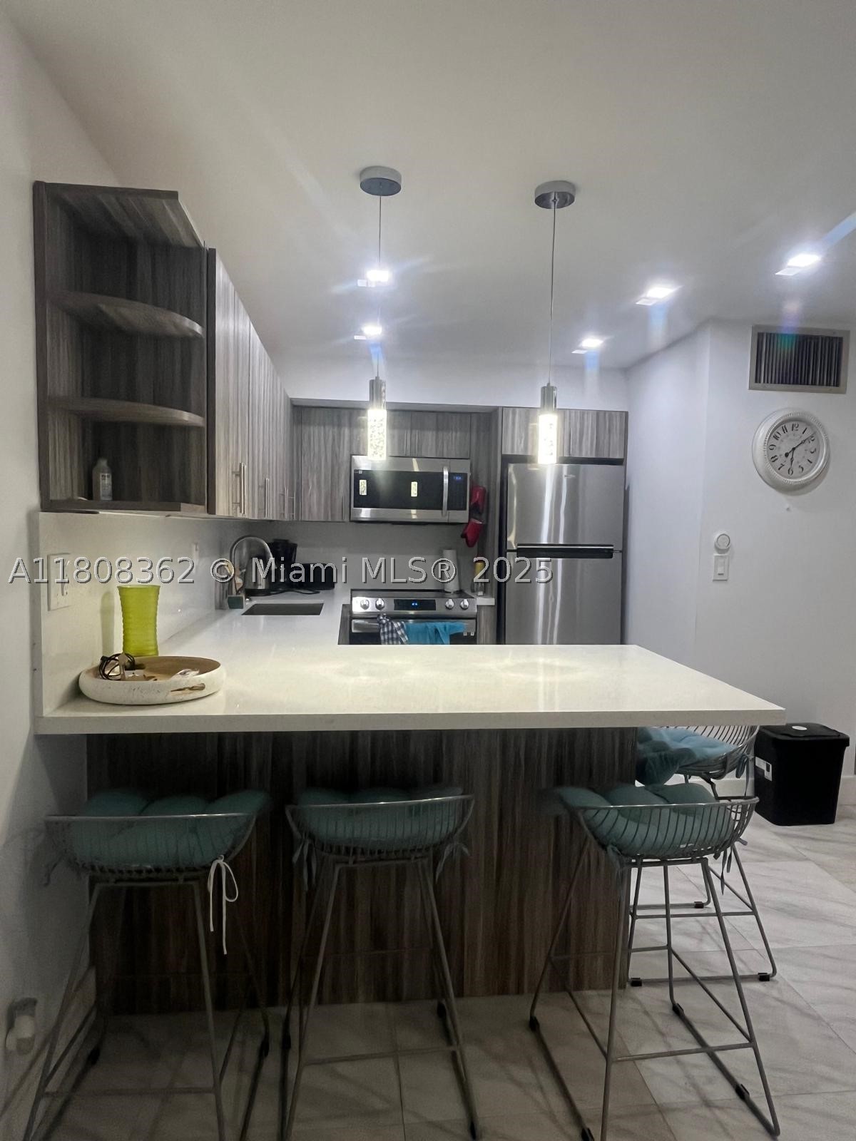 2145 Pierce St 422 — photo