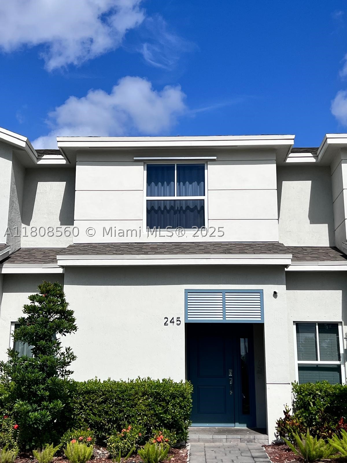 245 NE 3rd Ct — photo