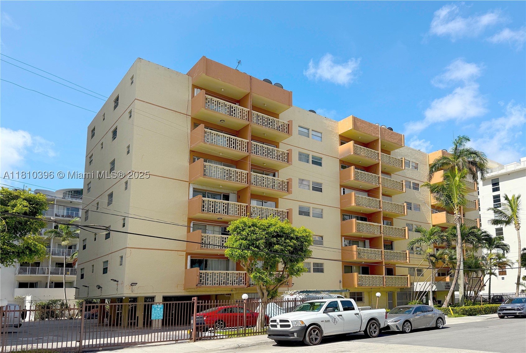 600 NE 25th St Phd — photo