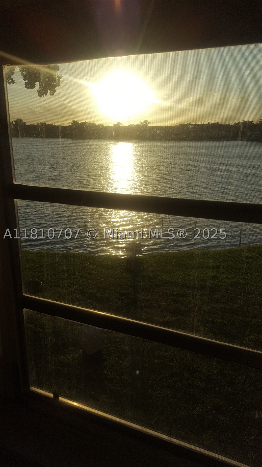 19080 NE 3rd Ct 318 — photo