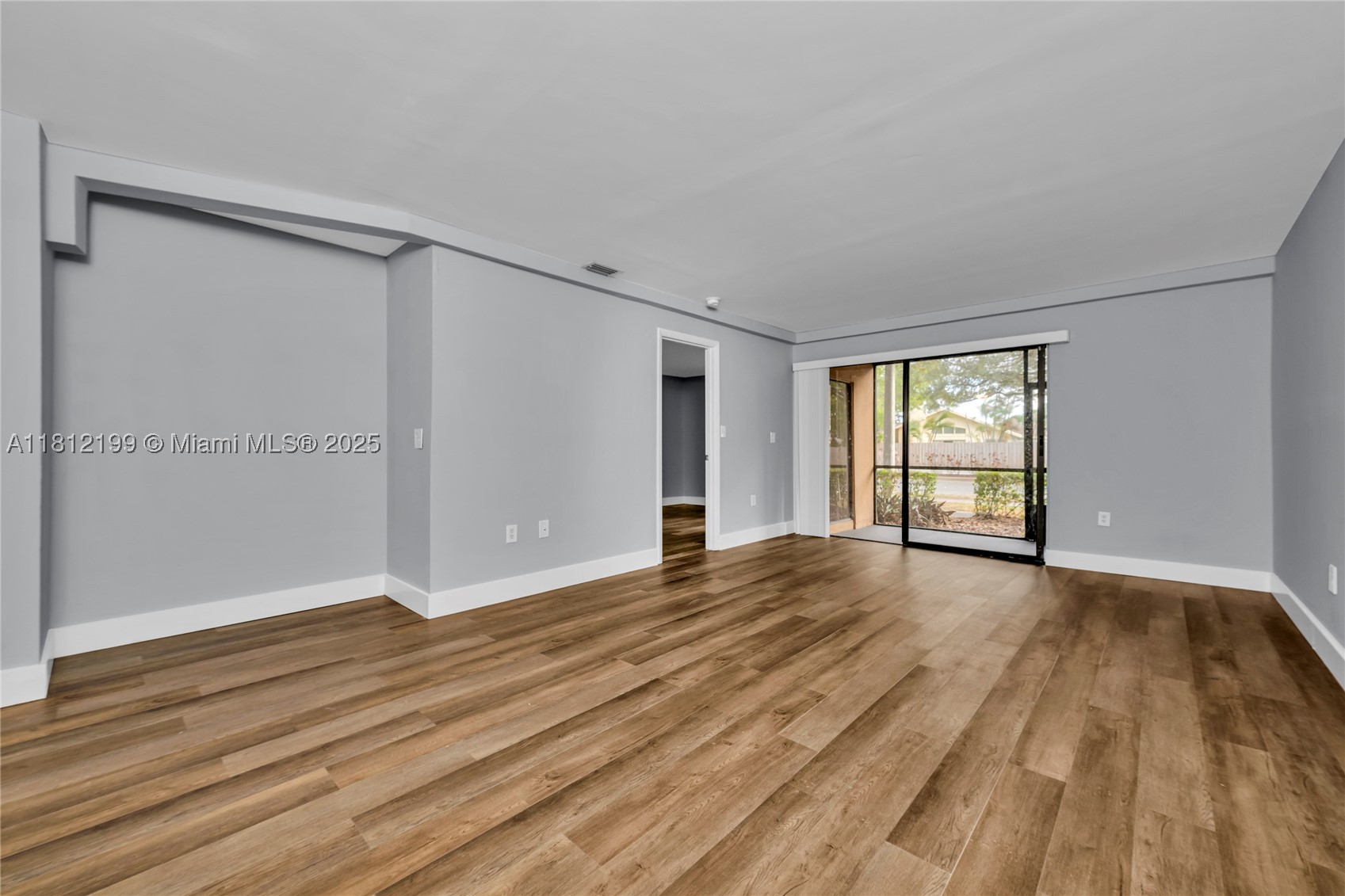 8109 SW 21 Ct 8109 — photo
