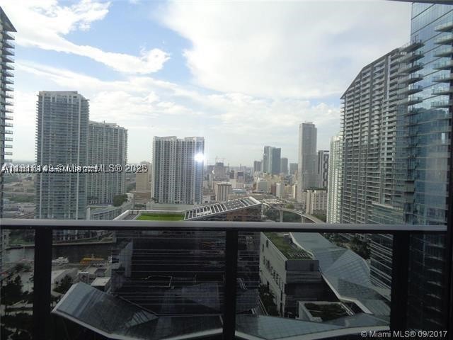 45 SW 9th St 2709 — photo