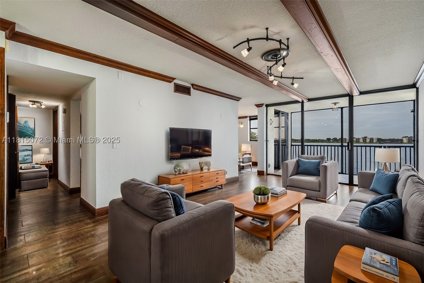 106 Lake Emerald Dr 210 — photo