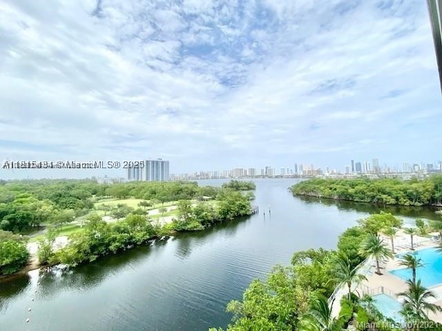 16385 Biscayne Blvd 702 — photo