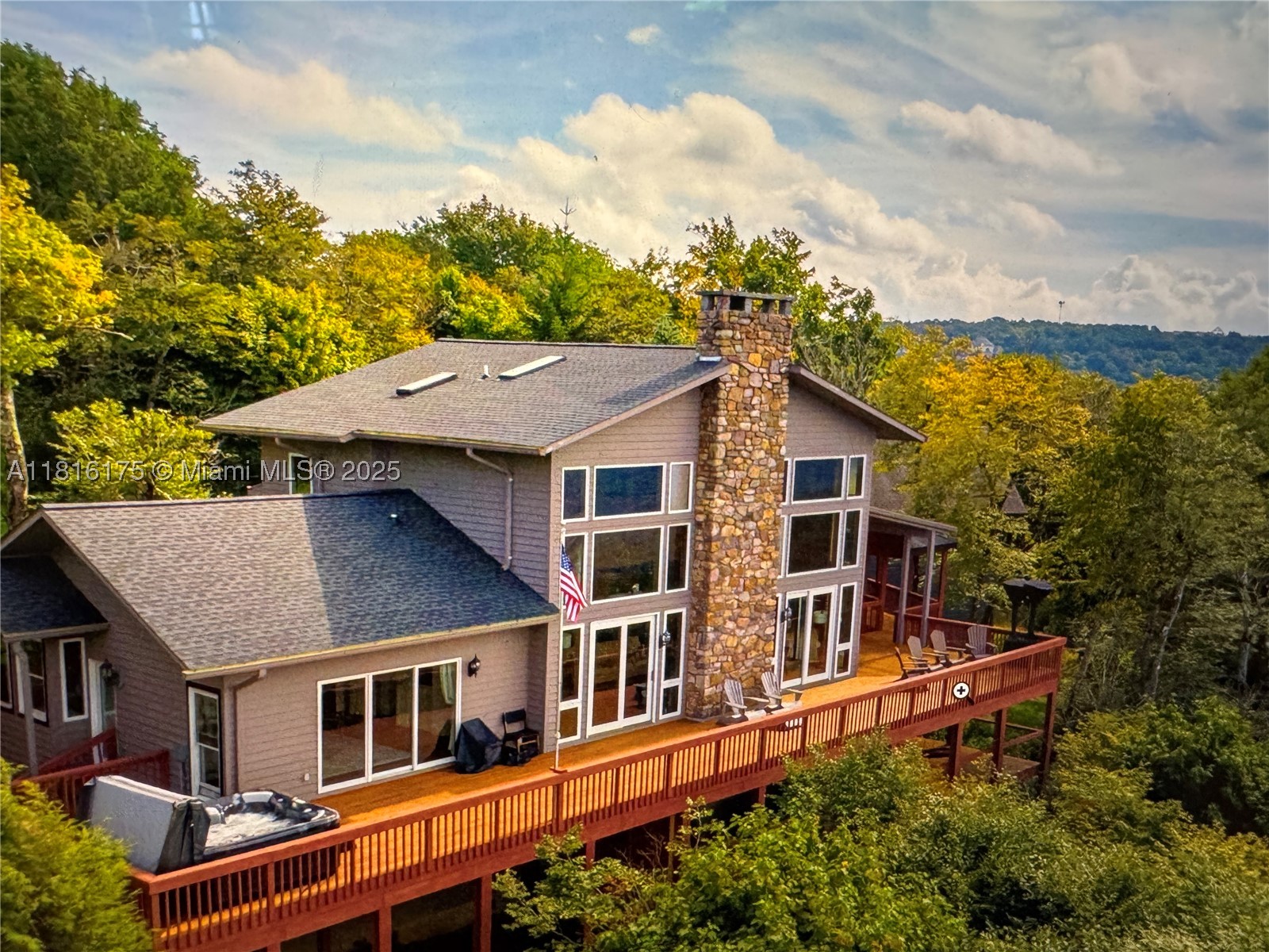 200 Summit Lodge Road — photo