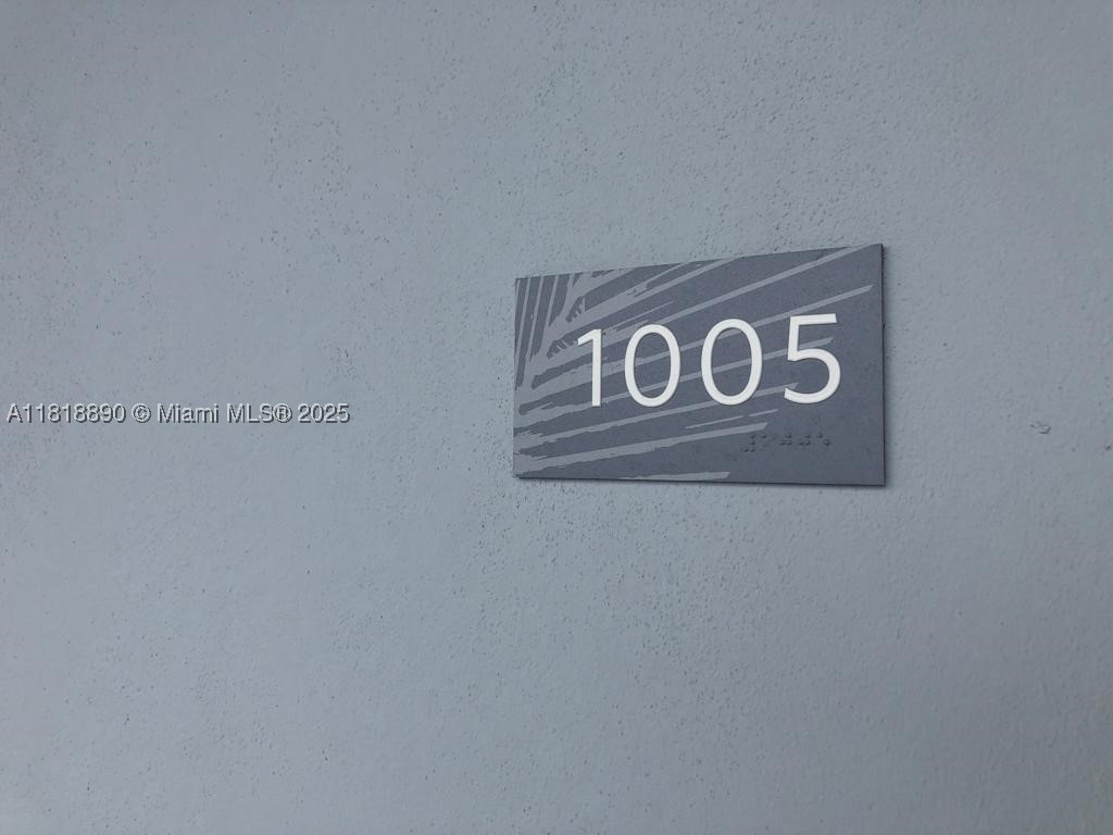 16385 Biscayne Blvd 1005 — photo