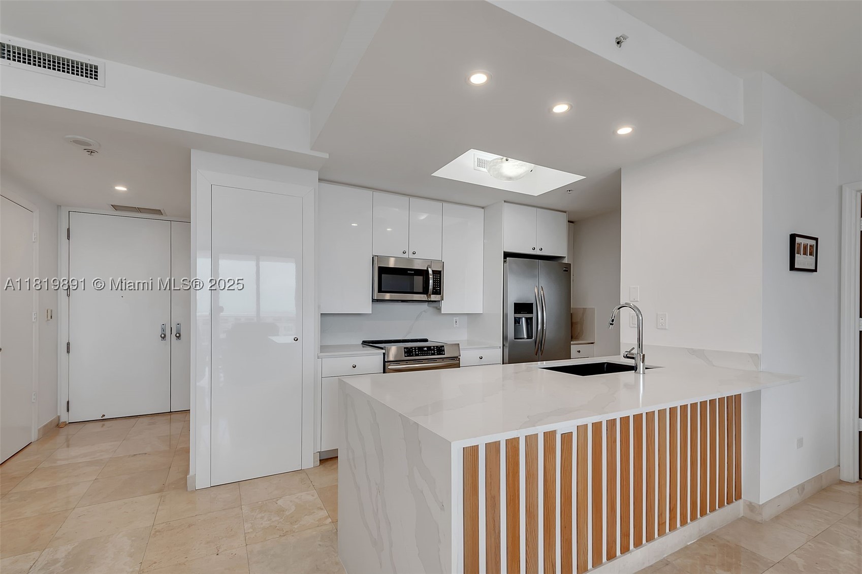 848 Brickell Key Dr 1803 — photo