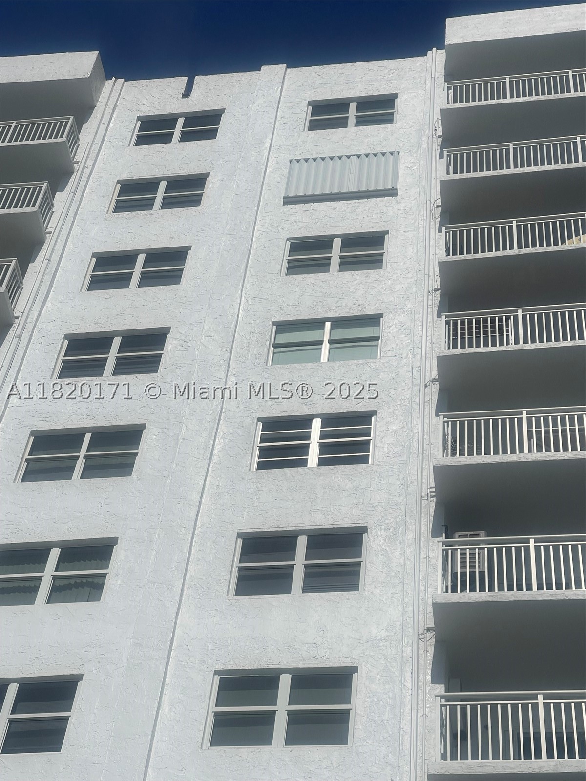 200 S Birch Rd 206 — photo