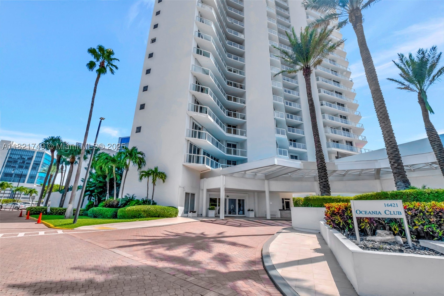 16425 Collins Ave 311 — photo