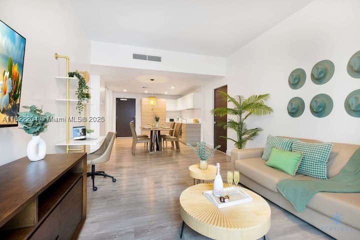 777 N Ocean Dr N521 — photo
