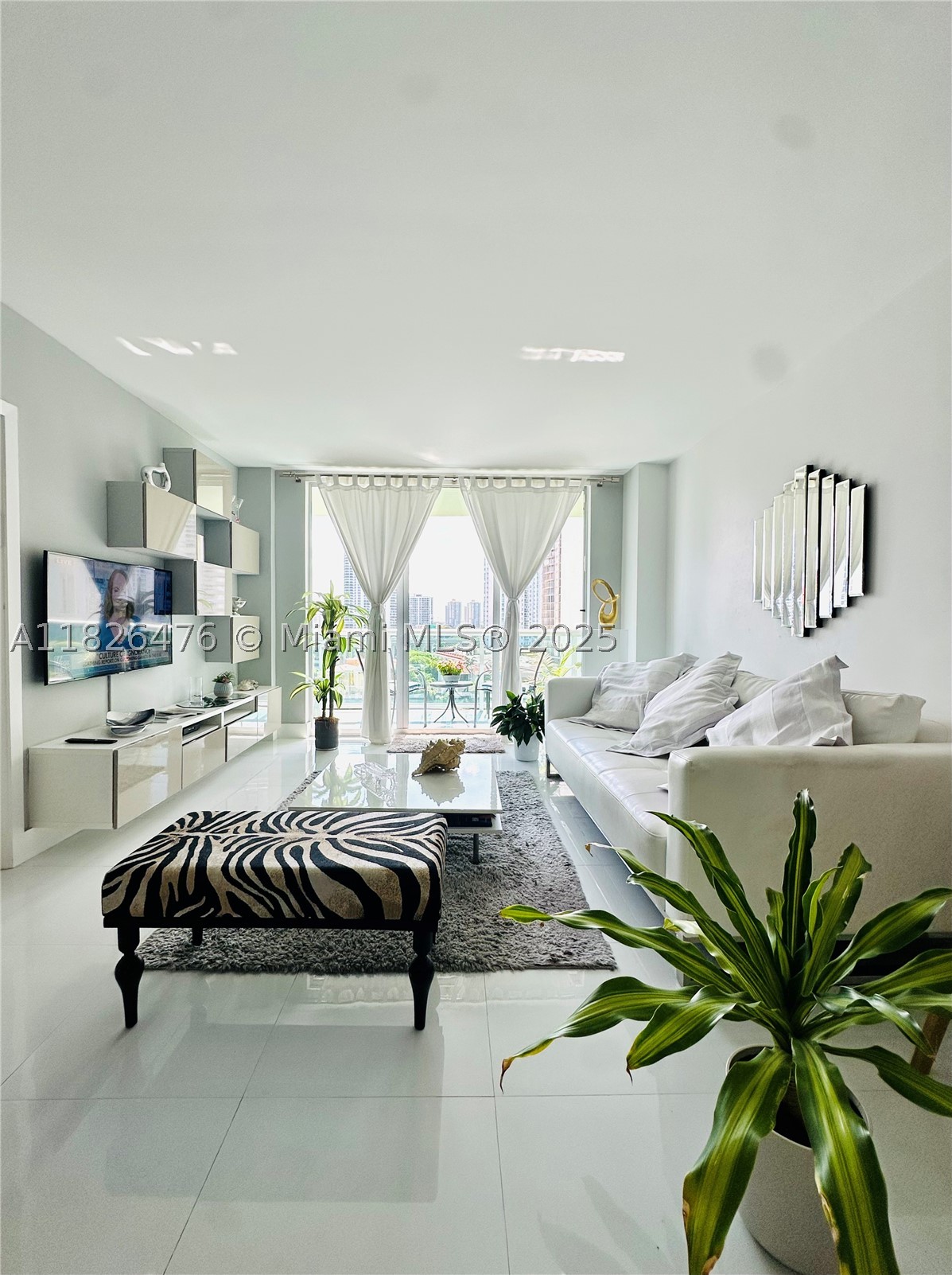 19390 Collins Ave 911 — photo