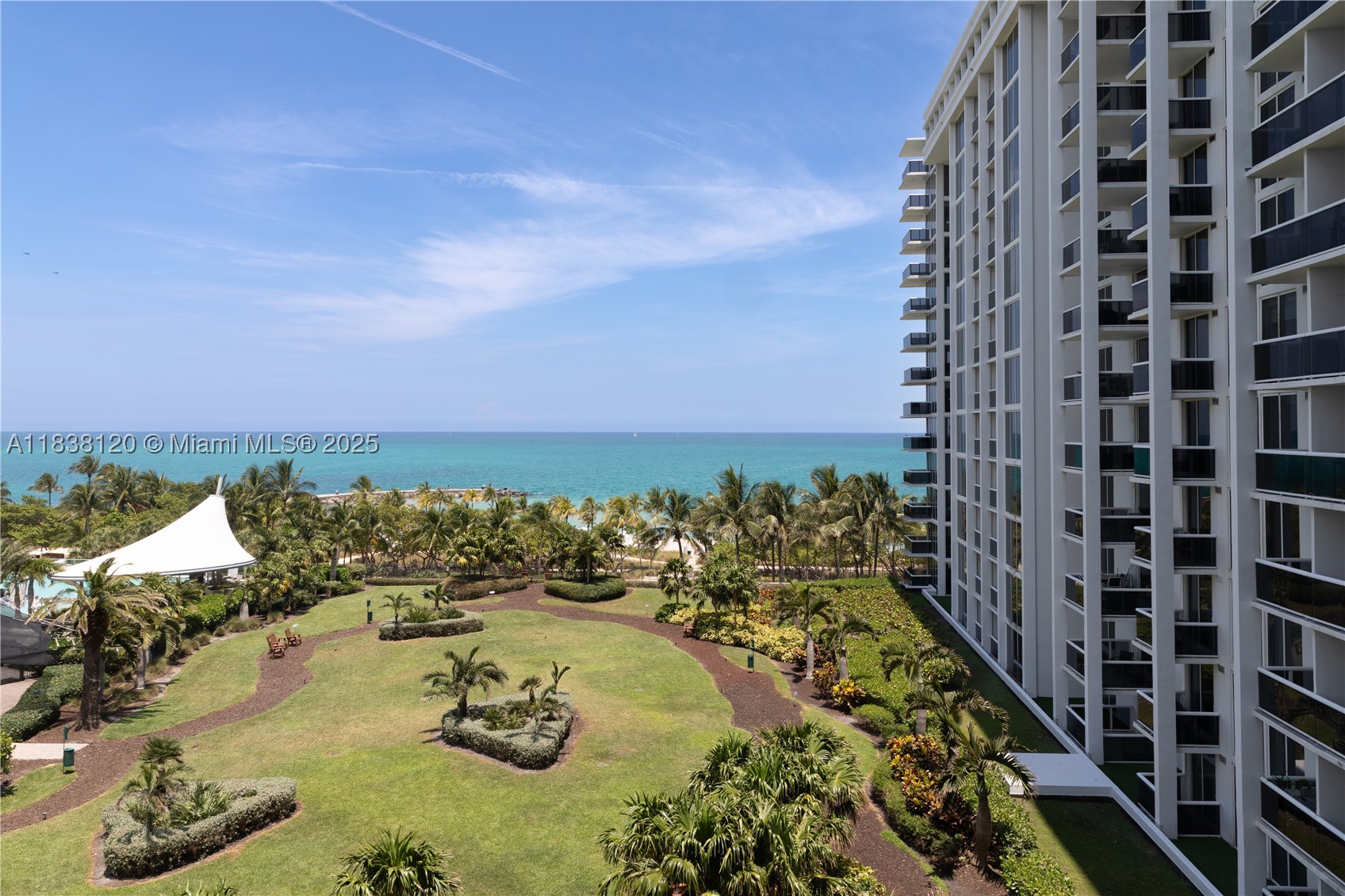 10275 Collins Ave 634 — photo