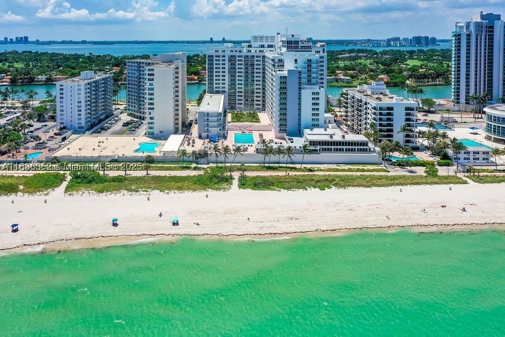 5401 Collins Ave 514 — photo