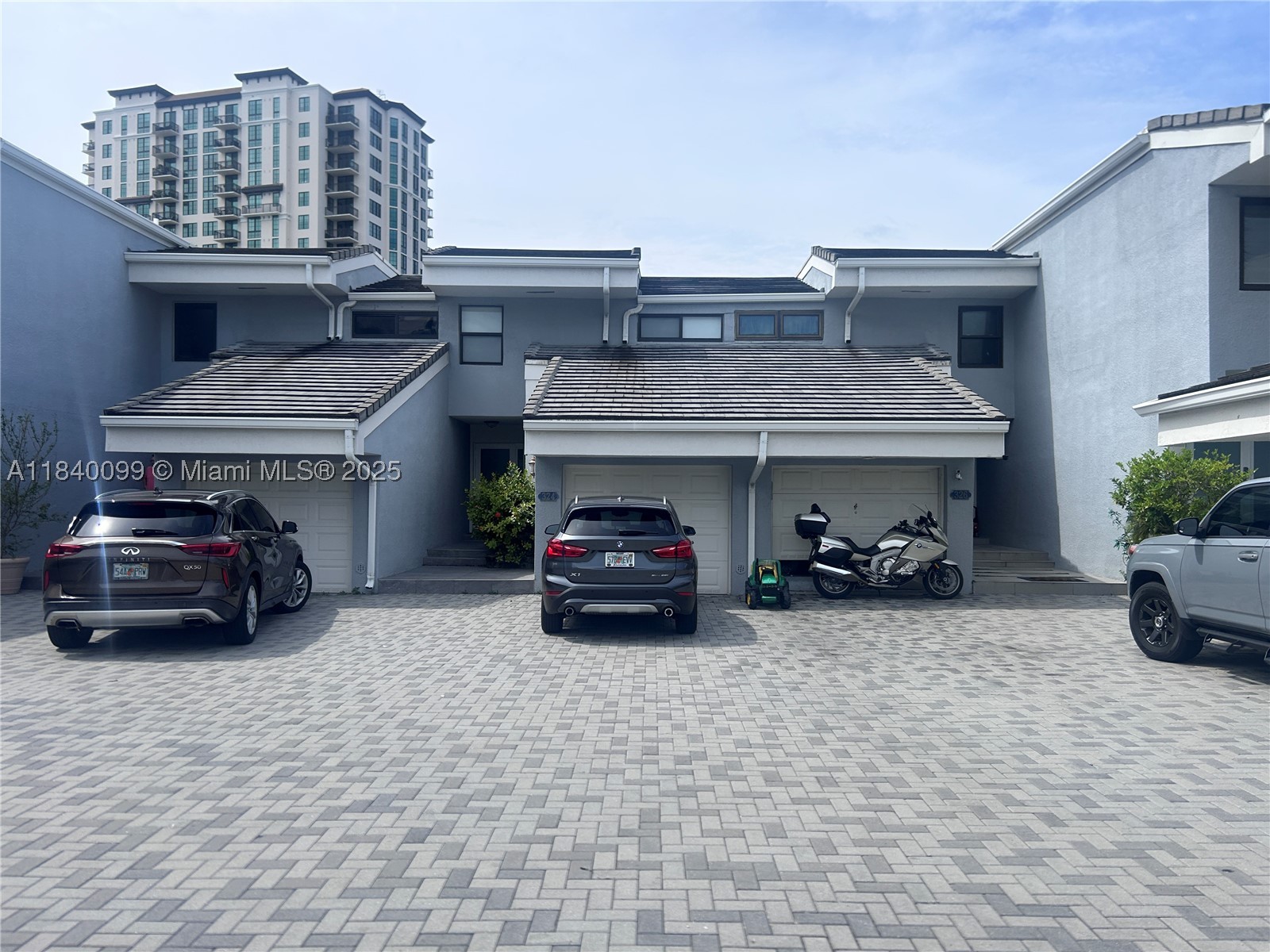 324 Poinciana Dr 906 — photo