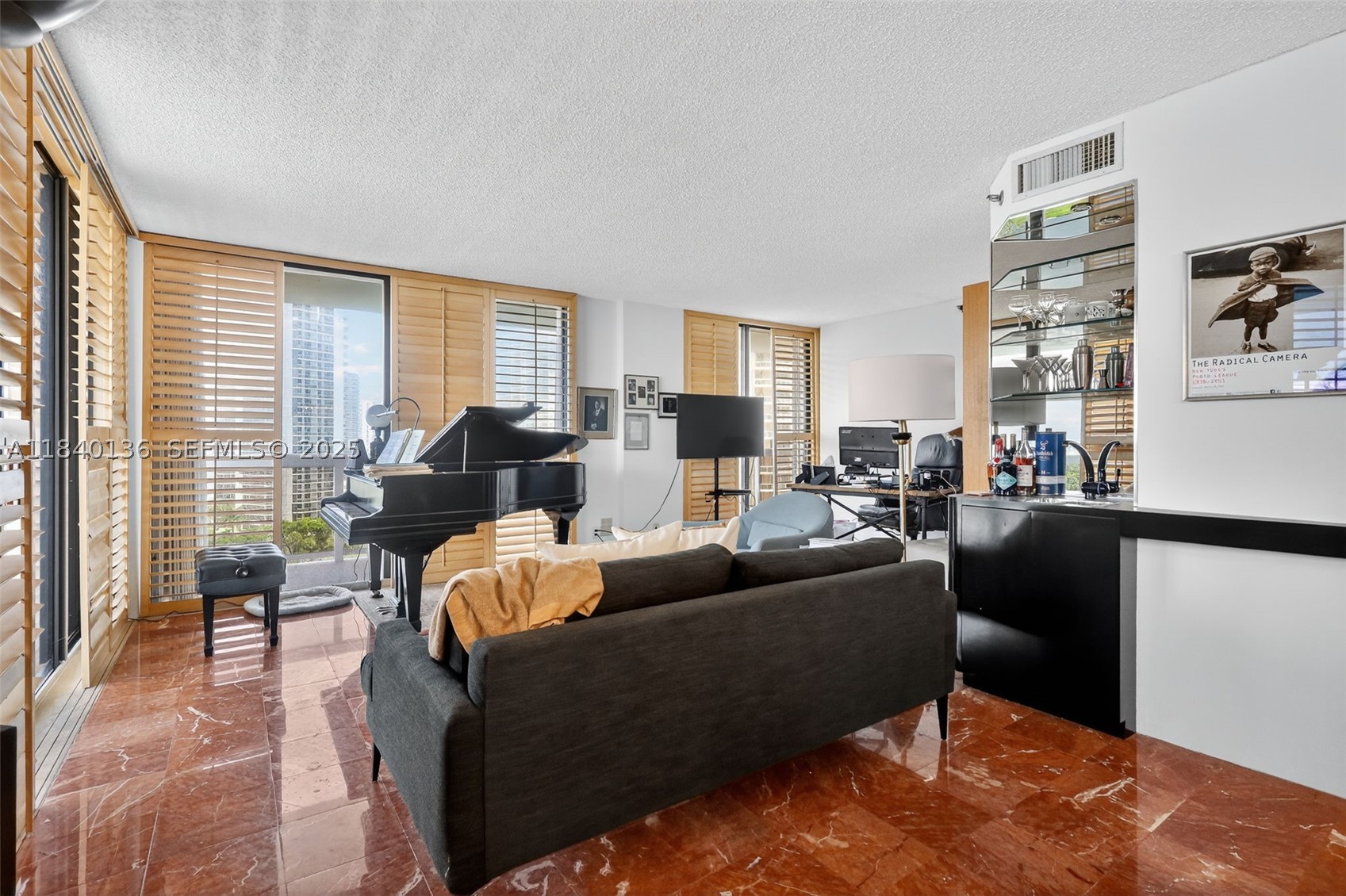 20185 E Country Club Dr 1406 — photo