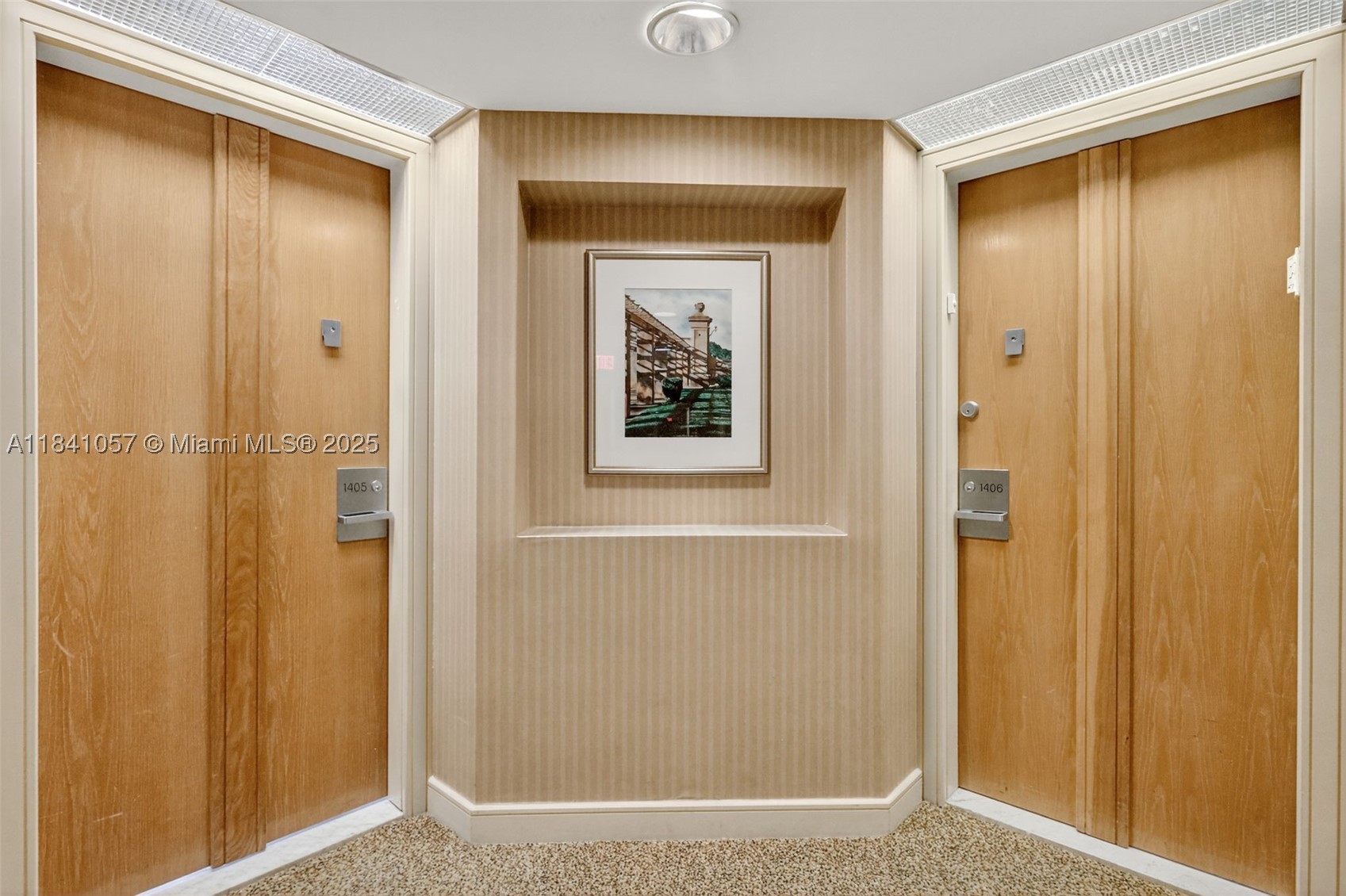 20185 E Country Club Dr 1405/1406 — photo