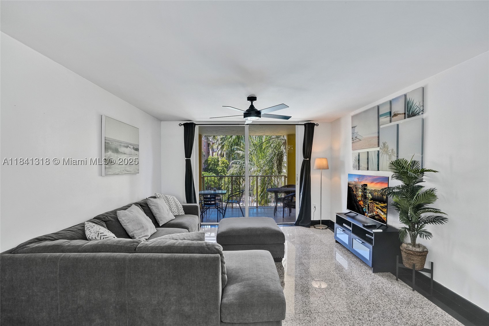 19701 E Country Club Dr 5306 — photo