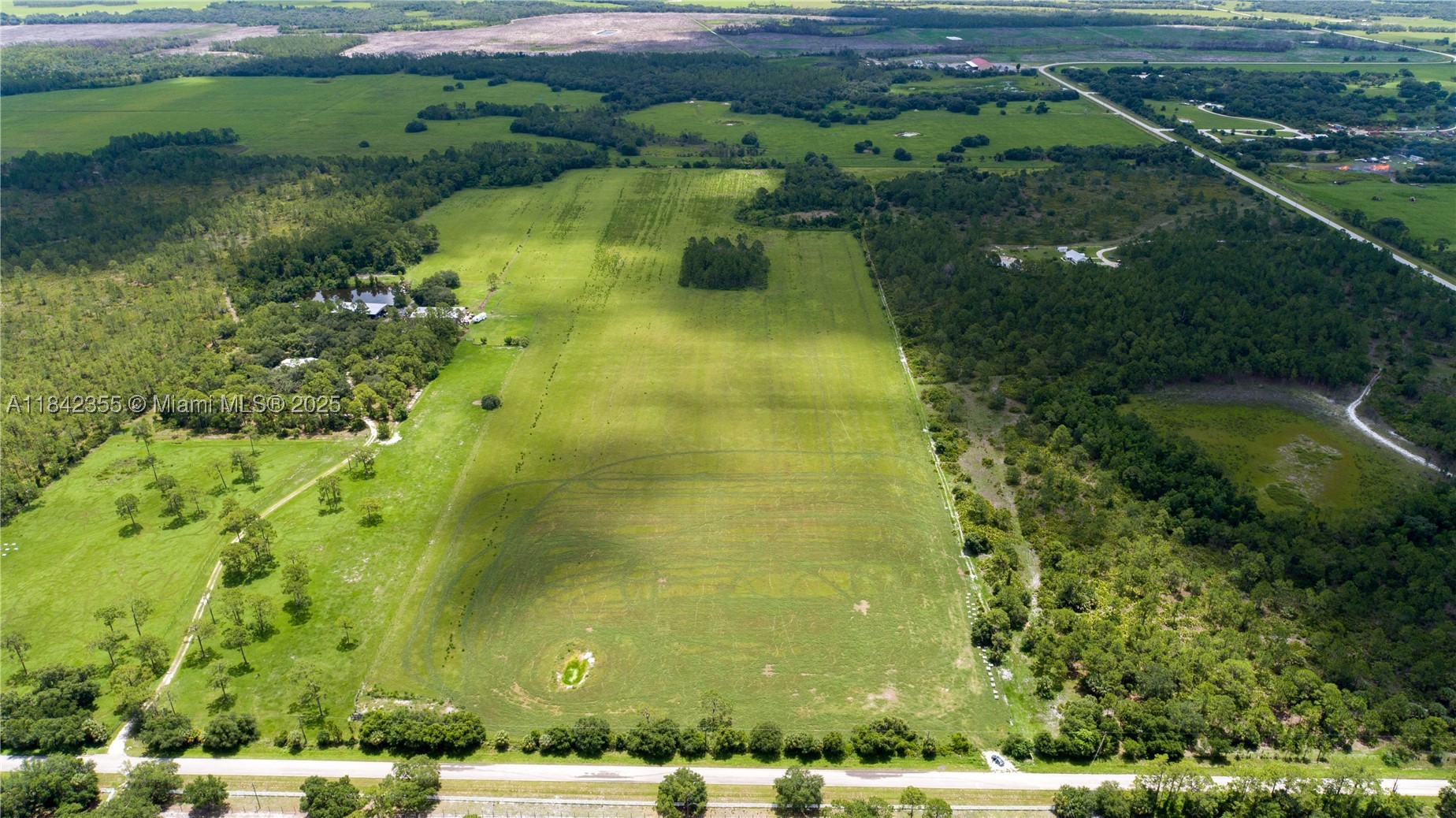 1432 Silver Lake Road, Other, FL 33935 — photo 2