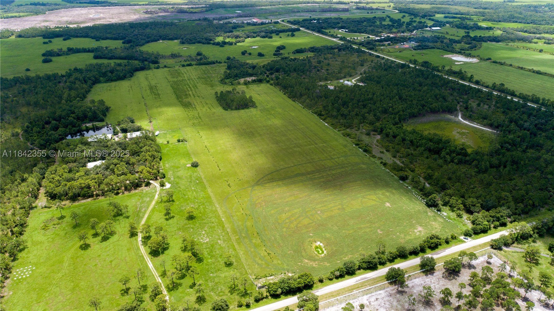 1432 Silver Lake Road, Other, FL 33935 — photo 3