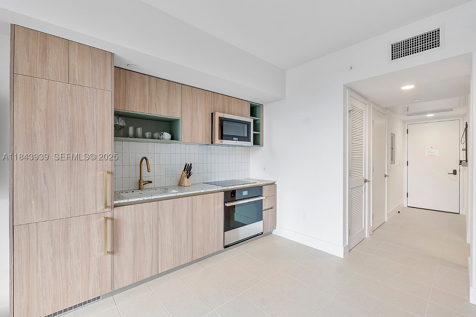 159 NE 6th St 2903 — photo