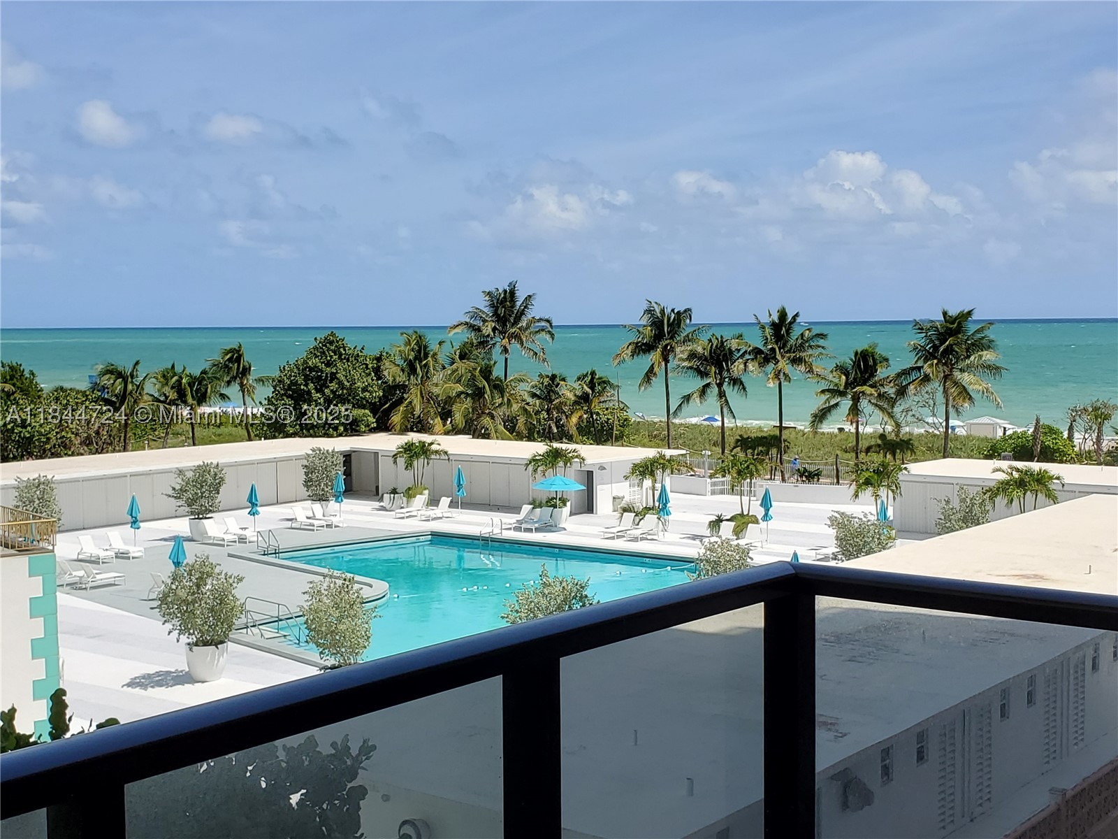 5225 Collins Ave 510 — photo