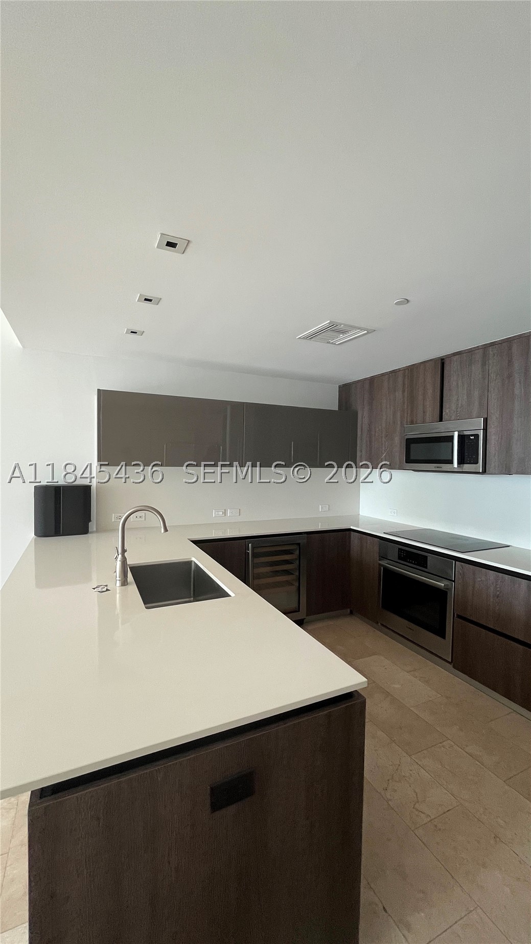 88 SW 7th St 2603 — photo