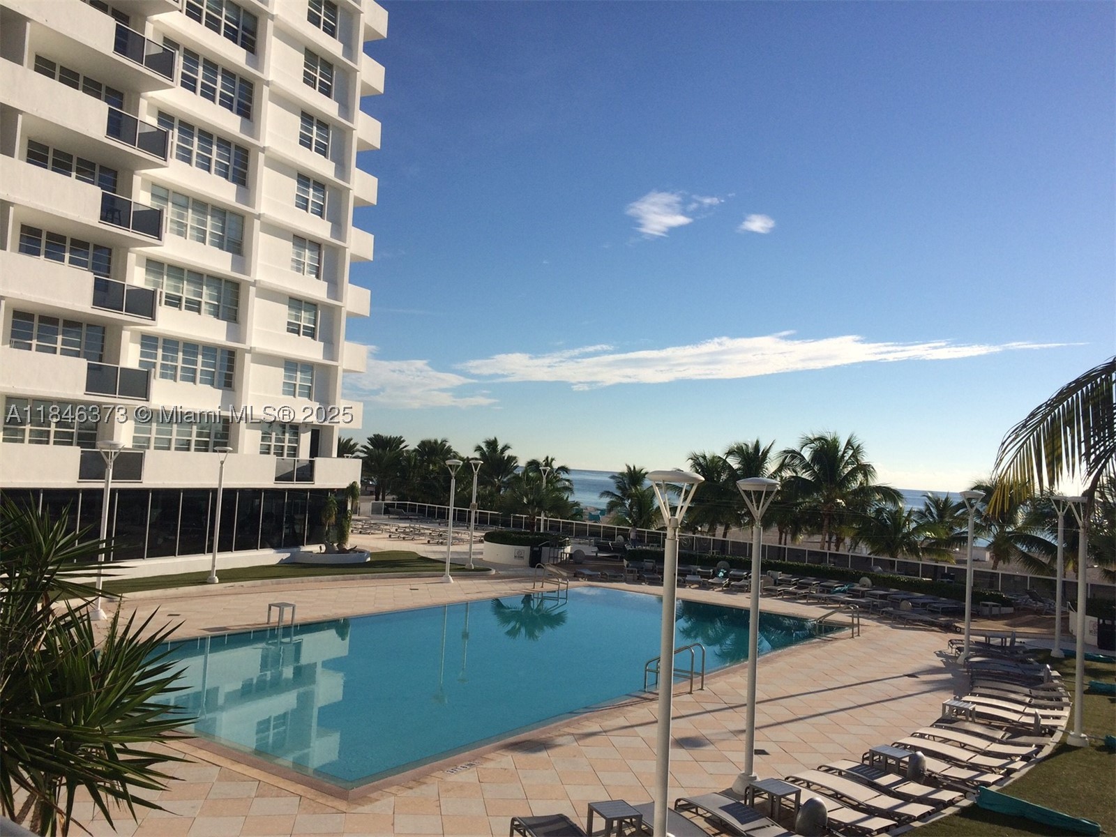 100 Lincoln Rd 1226 — photo