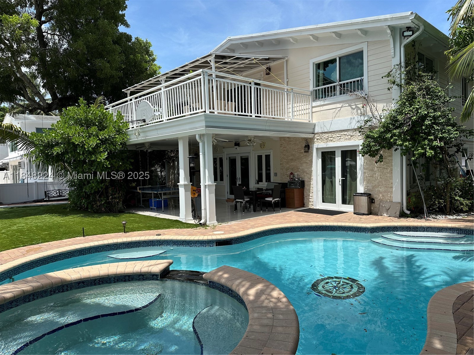 1524 Argyle Dr — photo