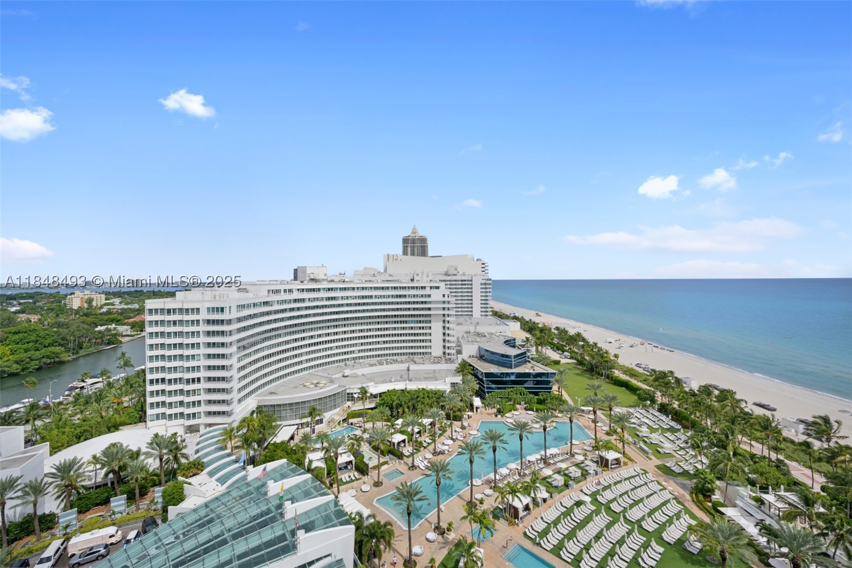 4391 Collins Ave 1605 — photo