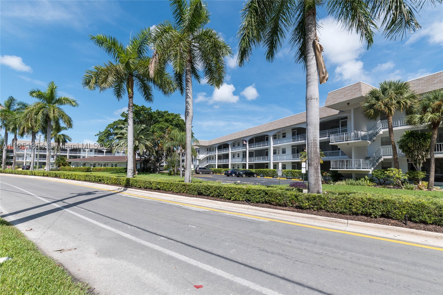 581 Blue Heron Dr 301-B — photo