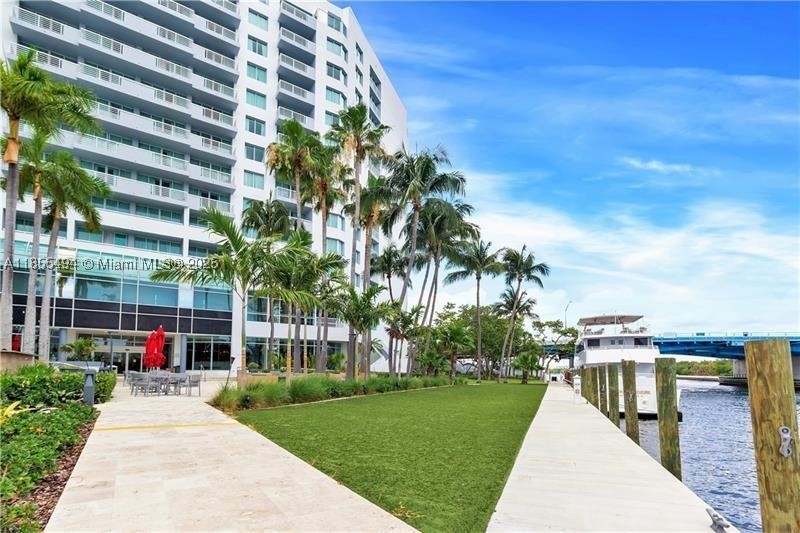 2670 E Sunrise Blvd 521 — photo