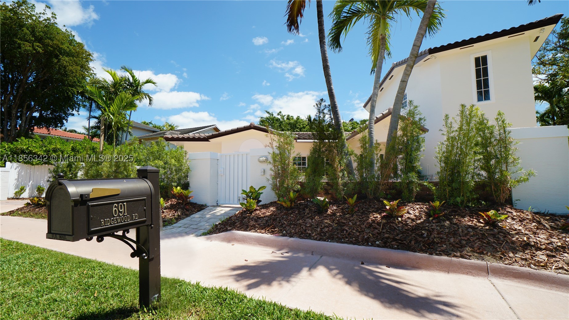 691 Ridgewood Road, Key Biscayne, FL 33149 — photo 3