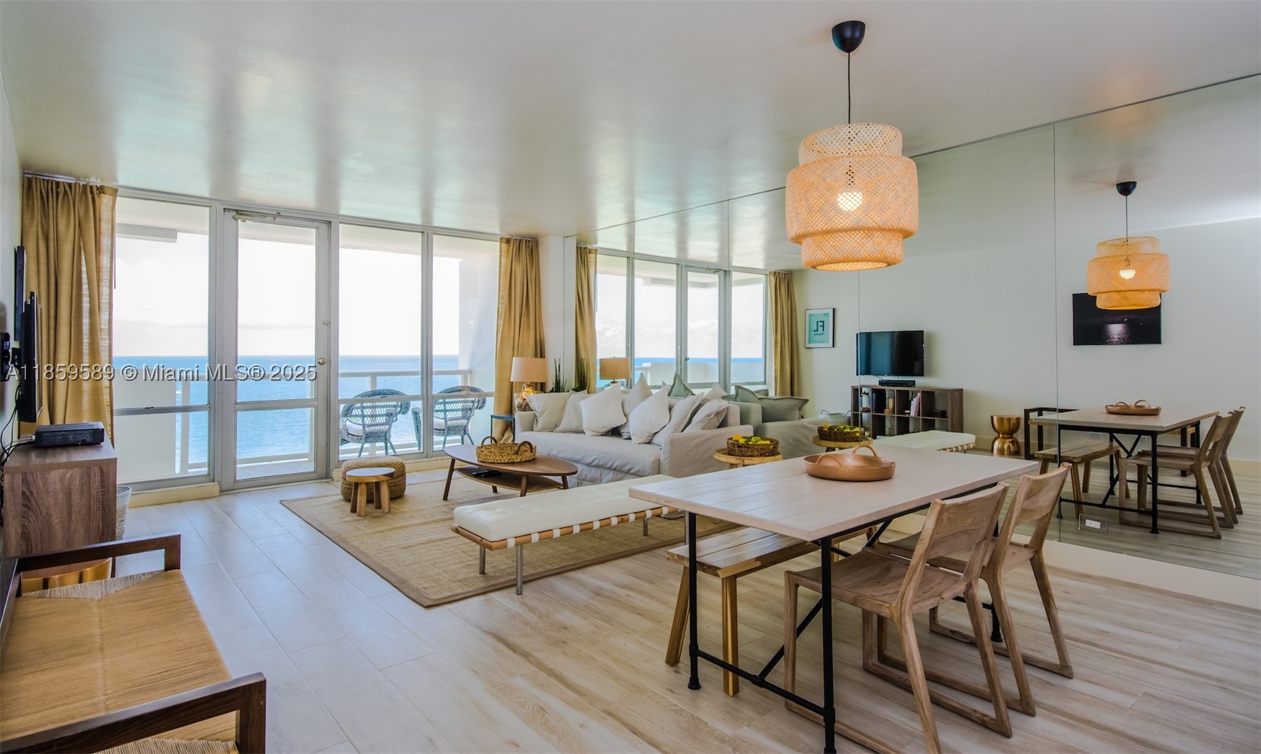 5601 Collins Ave 1204 — photo