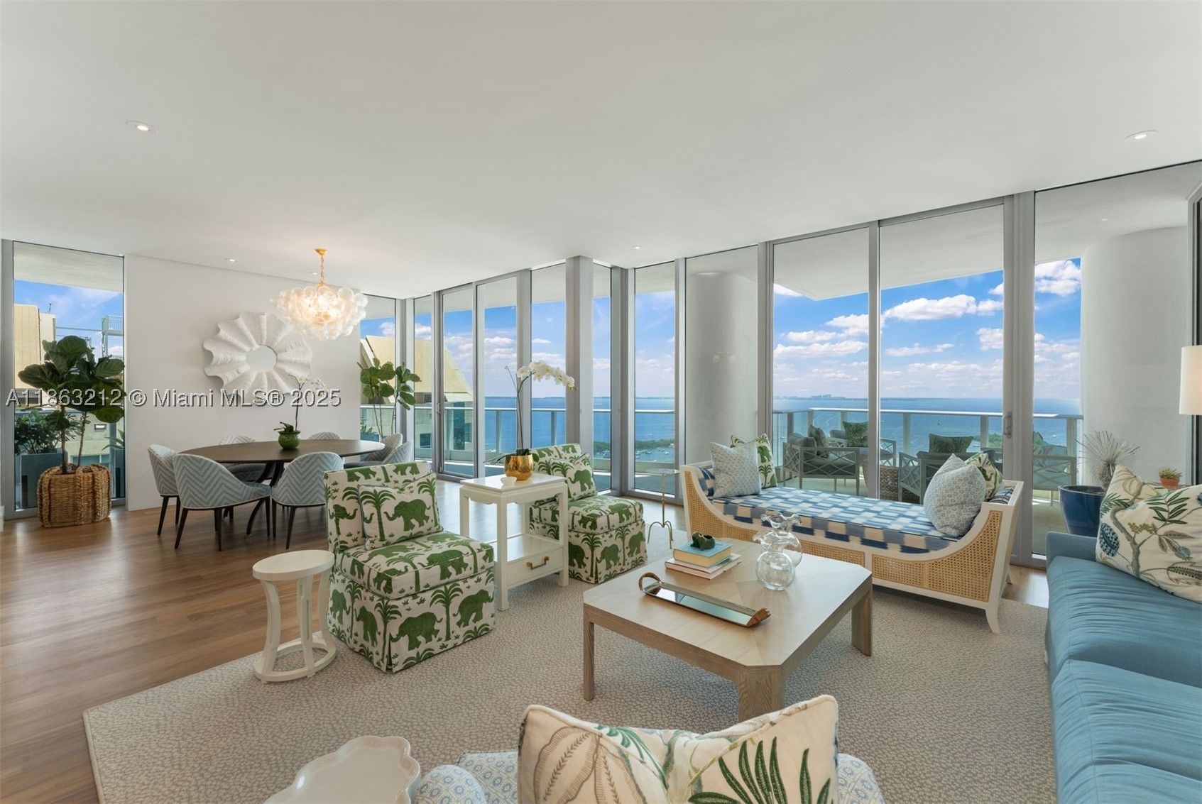 2627 S Bayshore Dr 2801 — photo