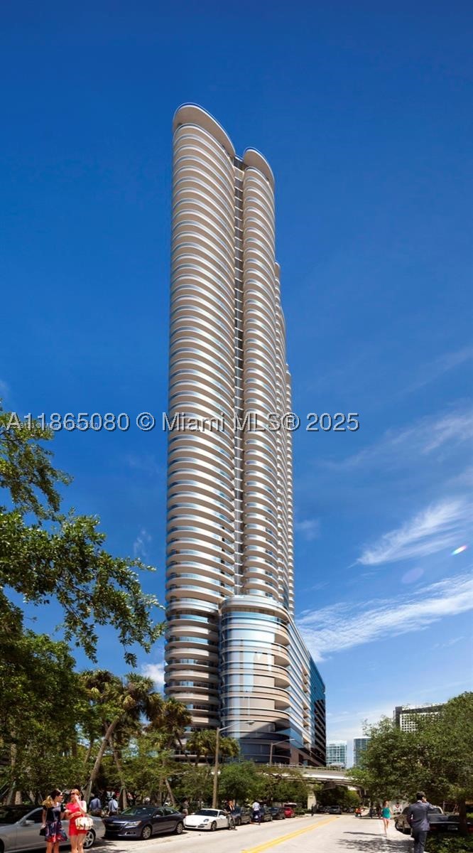 1000 Brickell Plz 3010 — photo